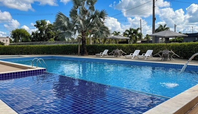 House with Pool 10min French Cond. Closed