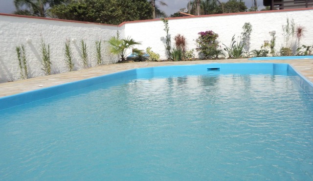 HOUSE WITH POOL 3 BEDROOMS AIR CONDITIONING - WI-FI - 16 PEOPLE