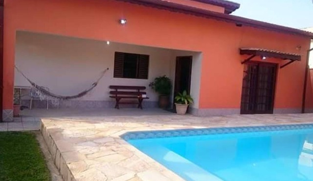 House with pool, 3 suites, 50 meters from the beach.