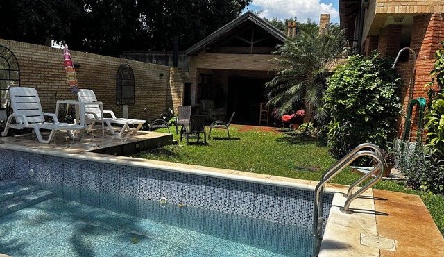 House with Pool in Lambaré