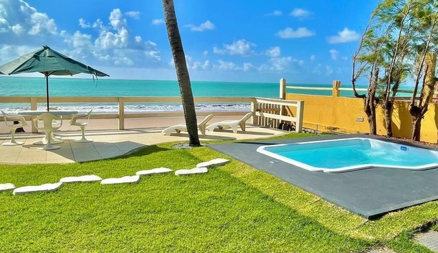 House with Pool on the Beachfront in Maceió - AL