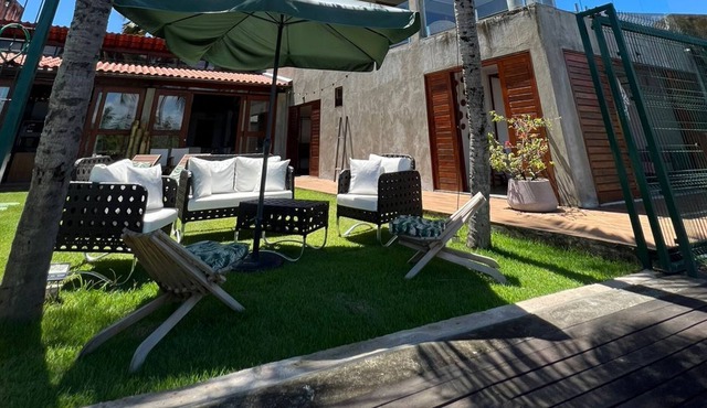 House with swimming pool on the lagoon front in Massagueira