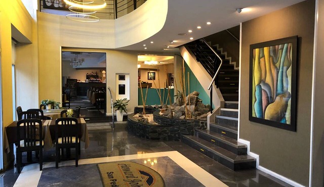 Howard Johnson by Wyndham San Pedro