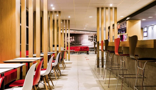 ibis Marilia