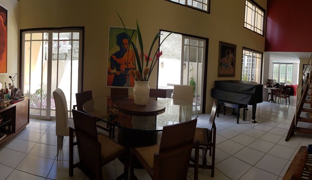 Internationally renowned musician's house with pool