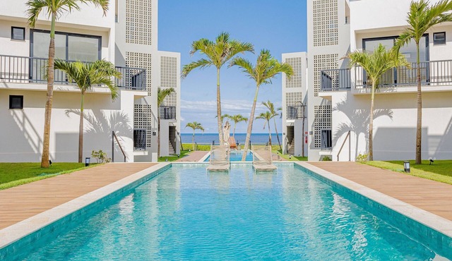 IT82 Beautiful 3/4 Apartment, Beachfront, Sea View - Itacimirim
