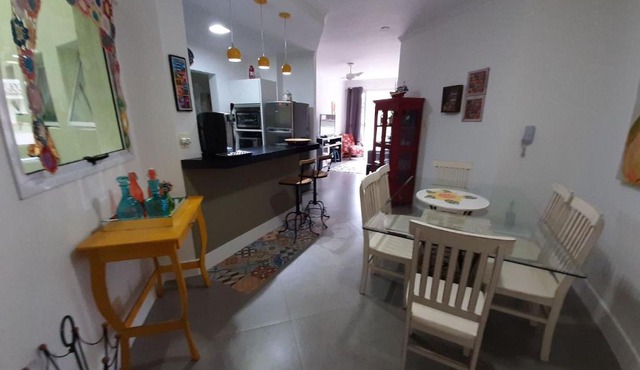 Itaguá prox. Shopping, Ar, Piscina, 2 dorm, Varnd.