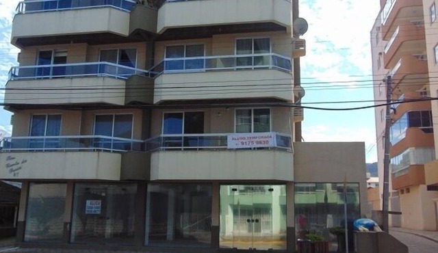 Itapema | 50 meters from the sea | Sleeps 6 | Air Conditioning | WIFI