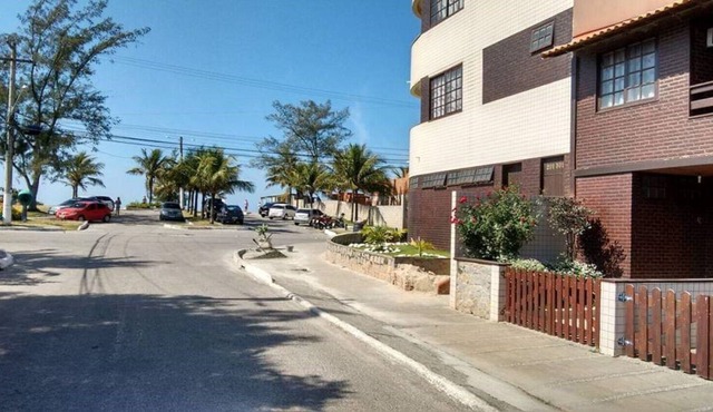 Itauna on the beach, next to the Surf World