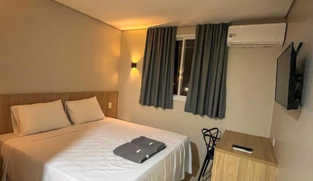 Izzy Hotel