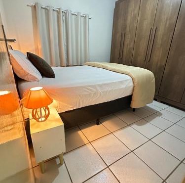 J Lindo Sobrado 2 quartos em condomínio no Centro