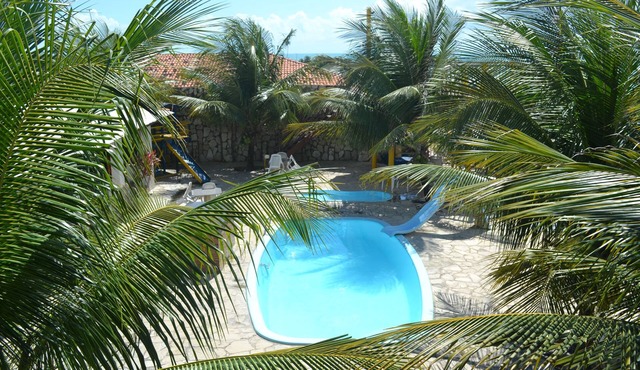 Jacuma's Lodge Hotel