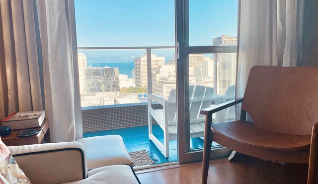 JUMPINBED LEBLON 5 APARTMENT - LIVING ROOM AND BEDROOM WITH BALCONY AND SEA VIEW