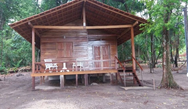 Juquiri Chalet, integrated with nature.