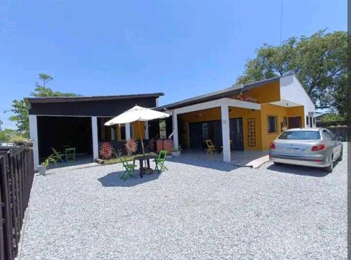 Kitnet 1 privado com piscina em Pontal do Sul