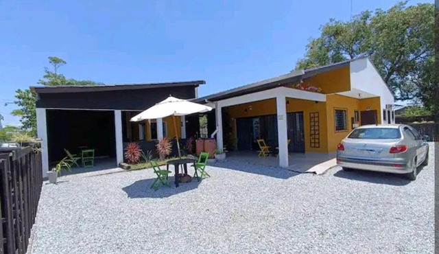 Kitnet 2 confortável com piscina em Pontal do Sul