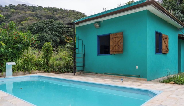 Kitnet em Aldeia Velha com piscina e churrasqueira