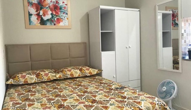 Kitnet207 centro, com linda vista janela, tv smart