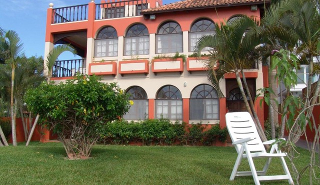 La Alhambra Apart Hotel