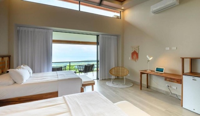 Lapazul Boutique Hotel - Deluxe Queen Room with Two Queen Beds 2