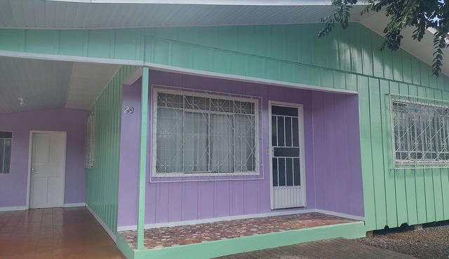 Lar acolhedor! Memória, afeto e abraço. Estilo de casa de vó, lembra a infância.