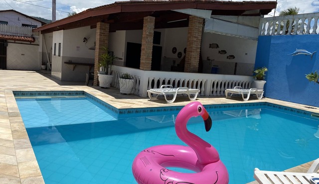 LARGE HOUSE IN ITANHAEM, 6 BEDROOMS 150 METERS FROM THE BEACH