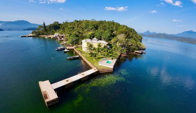 LB - AR26 Cavaco Island Mansion Seasonal Rent