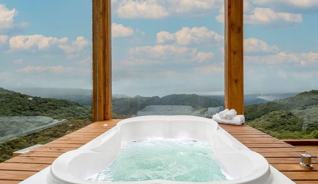 Linda cabana com jacuzzi VST013