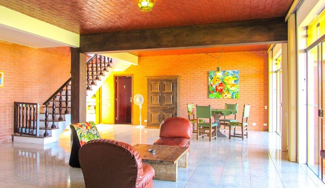 Linda casa à beira-mar da Praia de Cibratel/SP