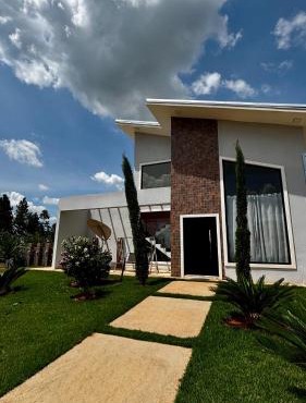 Linda casa de campo com Piscina e Hidromassagem