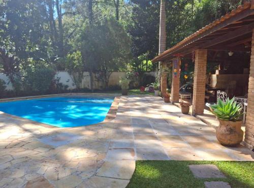 Linda casa na serra com piscina