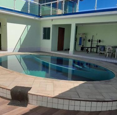 Linda casa pertinho da Lagoa