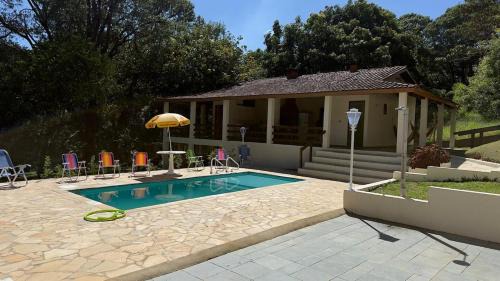 Linda Chácara com Piscina e WiFi para até 20 hóspedes