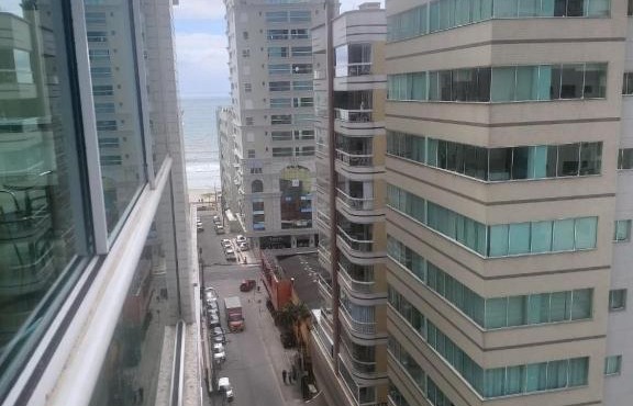 Lindo Apartamento com 5 suítes perto do mar! No melhor lugar de Meia Praia
