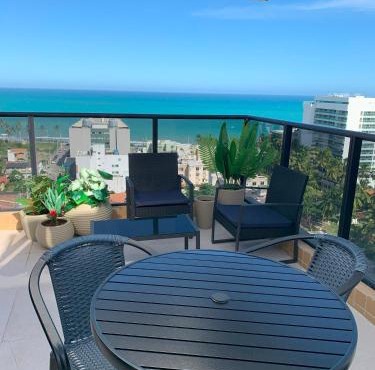 Lindo Apartamento com Vista Mar