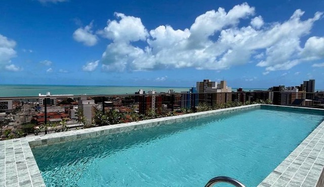 Lindo terraço perto do mar