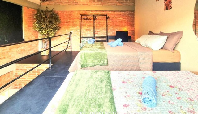 Loft aconchegante no Centro, c/Wi-Fi e garagem