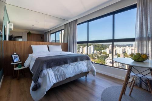 Loft próximo a Vila Germânica e FURB com vaga.