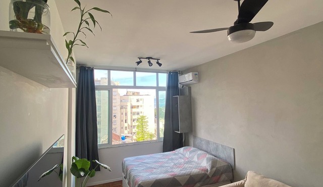 Loft with views of Lapa-Glória bay, subway, and Santos Dumont airport.