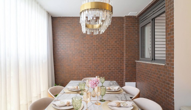 Long Stay Luxury 2-Bedroom Apartment Minutes from Beach, 24/7 Security