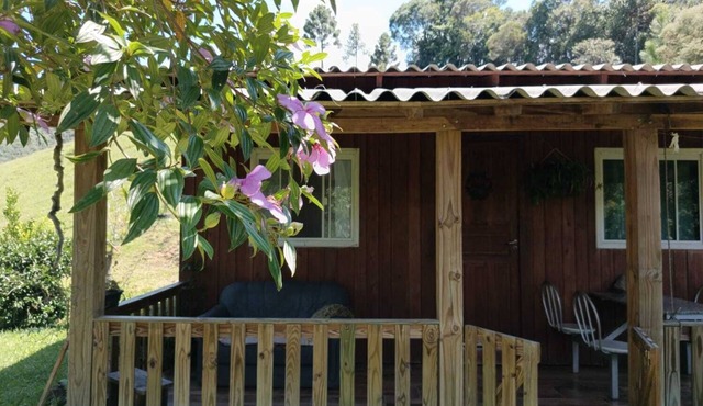 Lost River Cabin Entire space with beautiful forest trails and beautiful waterfalls.