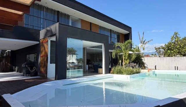 LUXOBRASIL #AR23 Canal House Porto Bracuhy Vacation Rentals