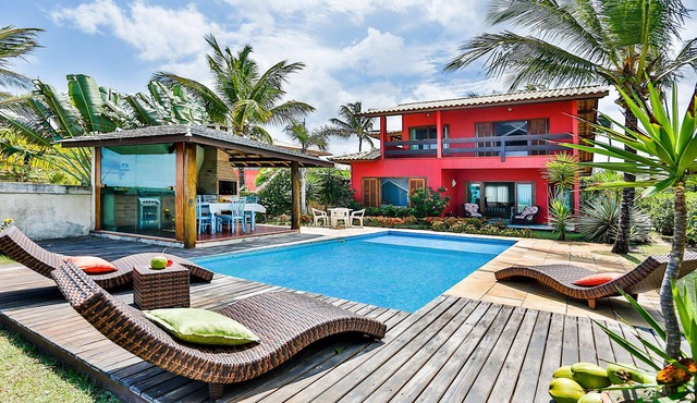 Luxosa beach house with pool and sea views in Arraial d'Ajuda -