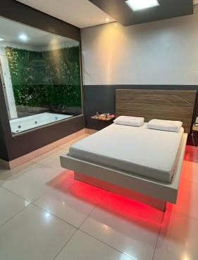 Luxu's Motel