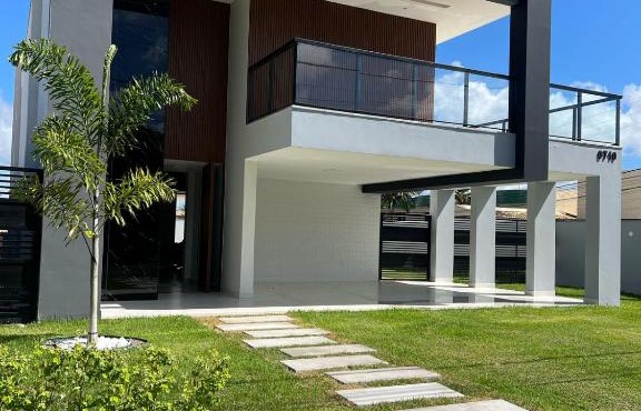 Luxuosa casa, a 150m da praia