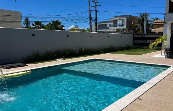 Luxuosa casa, a 150m da praia