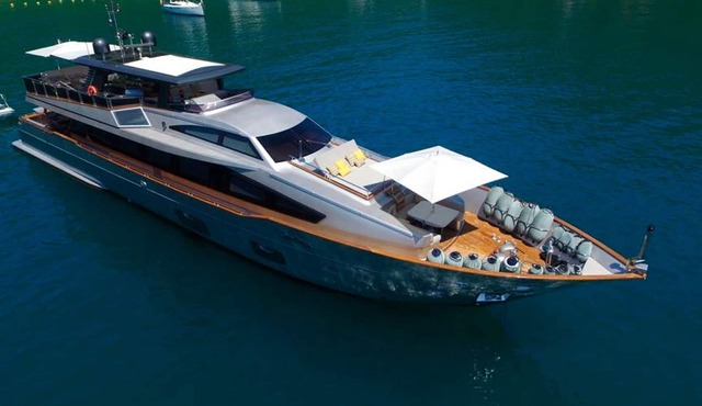 Luxurious 112ft yacht in Angra dos Reis - Boa003