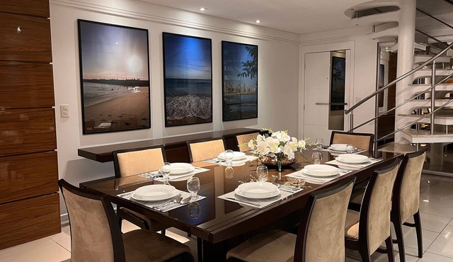 Luxurious 380m² penthouse 850 meters from Av Beira Mar