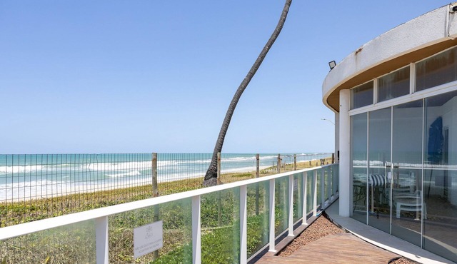 Luxury and comfort right on the beach in Barra de São Miguel
