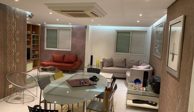 Luxury apartment in a great location (next to CASV and 7 minutes from Congonhas Airport).